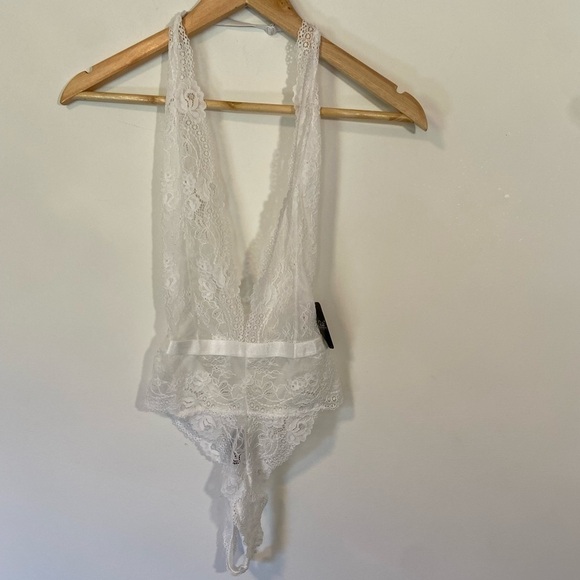 Rene Rofe plunging neckline lace teddy - Picture 2 of 5